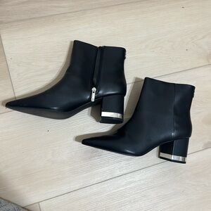 Guess Bkack boots